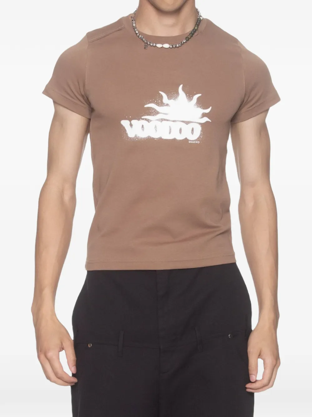 Spencer Badu Voodoo graphic-print fitted T-shirt - Marron Spencer Badu Voodoo graphic-print fitted T-shirt - Marron