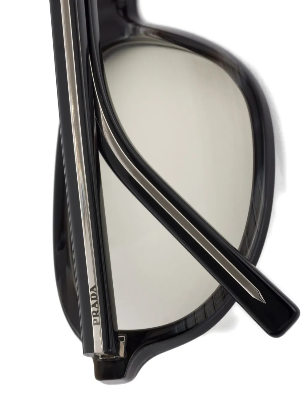 Prada Eyewear Zonnebril met iconisch metalen plakkaat Zwart