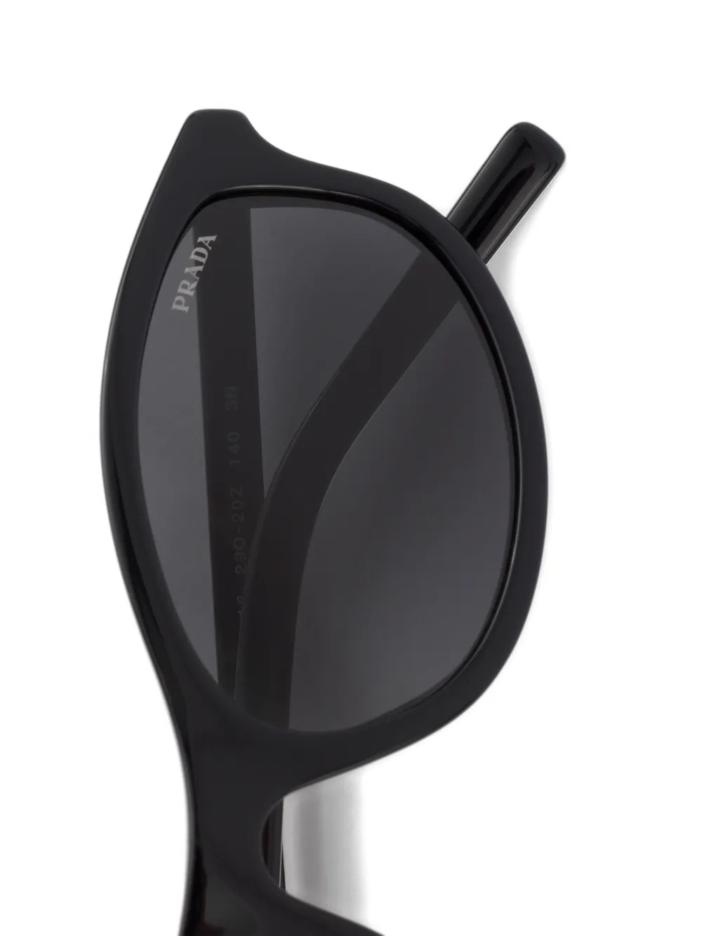 Prada Eyewear Zonnebril met iconisch metalen plakkaat Zwart