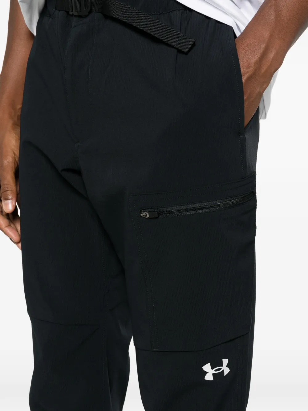 Under Armour Explor Treklite belted cargo track pants Zwart
