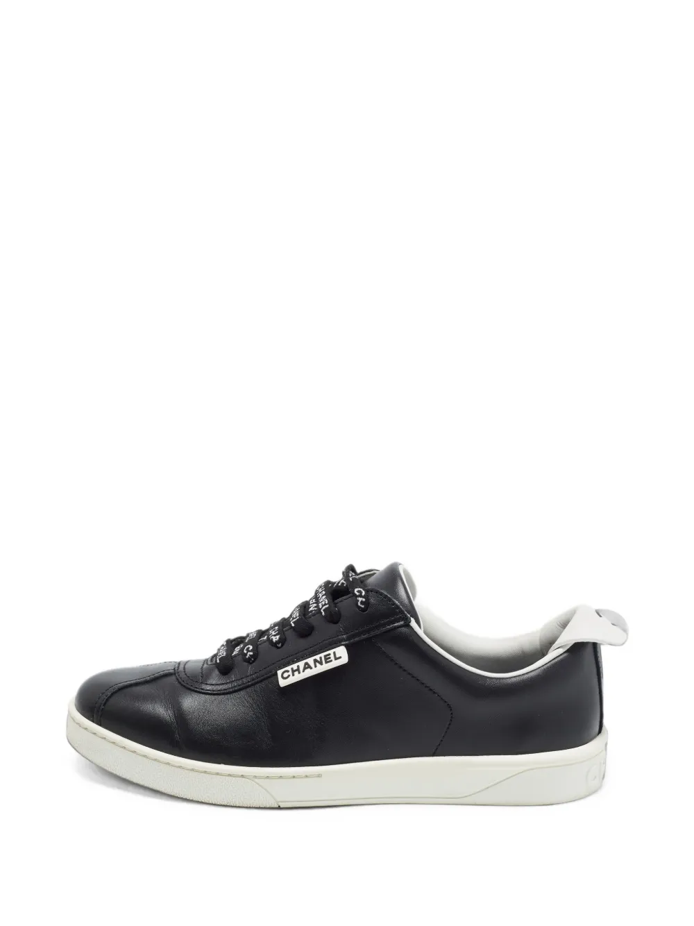 CHANEL Pre-Owned CC logo-tag low-top sneakers - Noir CHANEL Pre-Owned CC logo-tag low-top sneakers - Noir