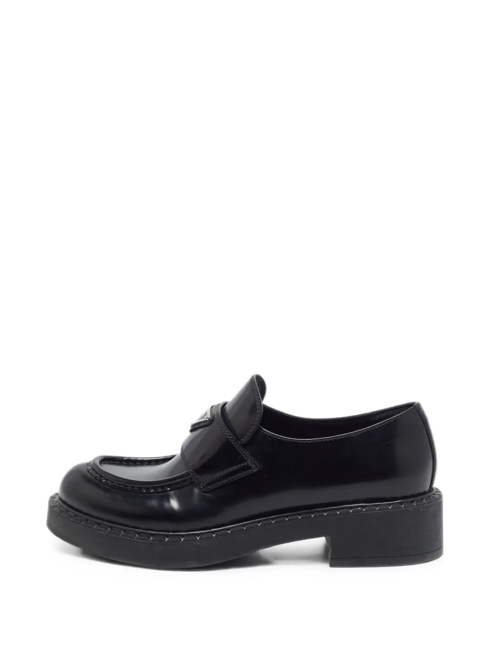 Prada Pre-Owned mocassins à plaque logo Triangle - Noir Prada Pre-Owned mocassins à plaque logo Triangle - Noir