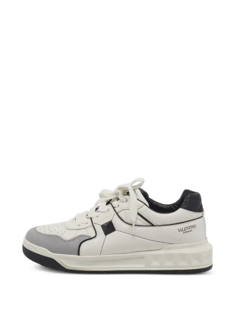 Valentino Garavani Pre-Owned One Stud sneakers