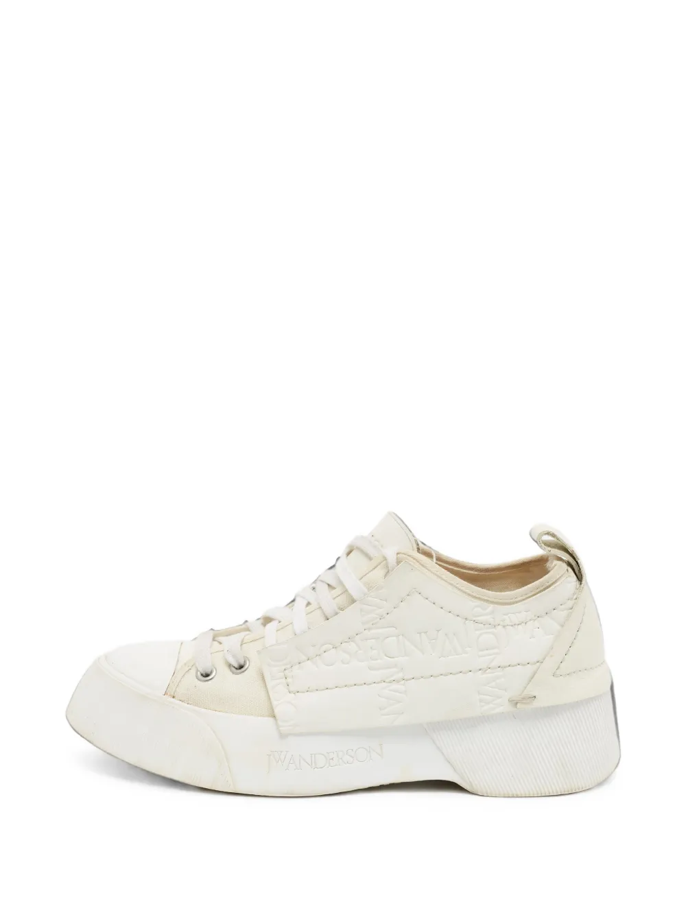 JW Anderson embossed-logo chunky-sole sneakers - Tons neutres JW Anderson embossed-logo chunky-sole sneakers - Tons neutres