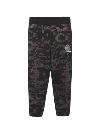 A BATHING APE®