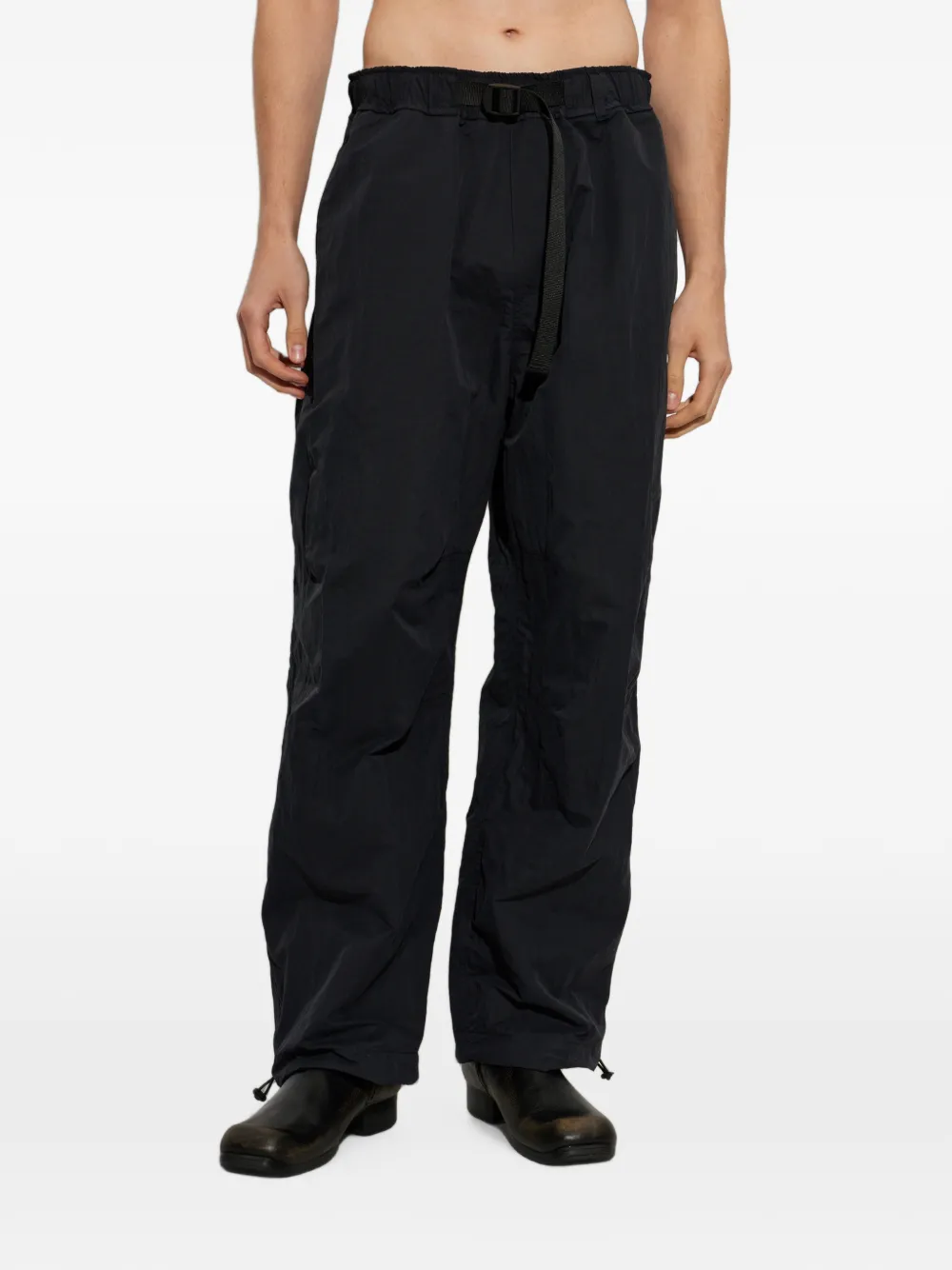 Studio Nicholson Caro broek met ceintuur Zwart