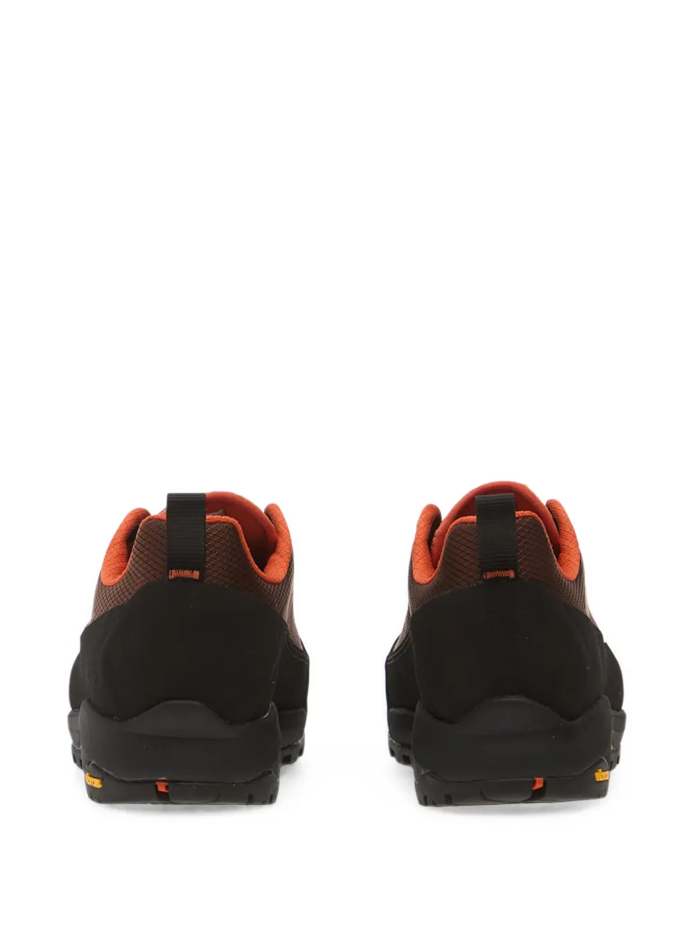The North Face Verto Alpine sneakers met logo-print Rood