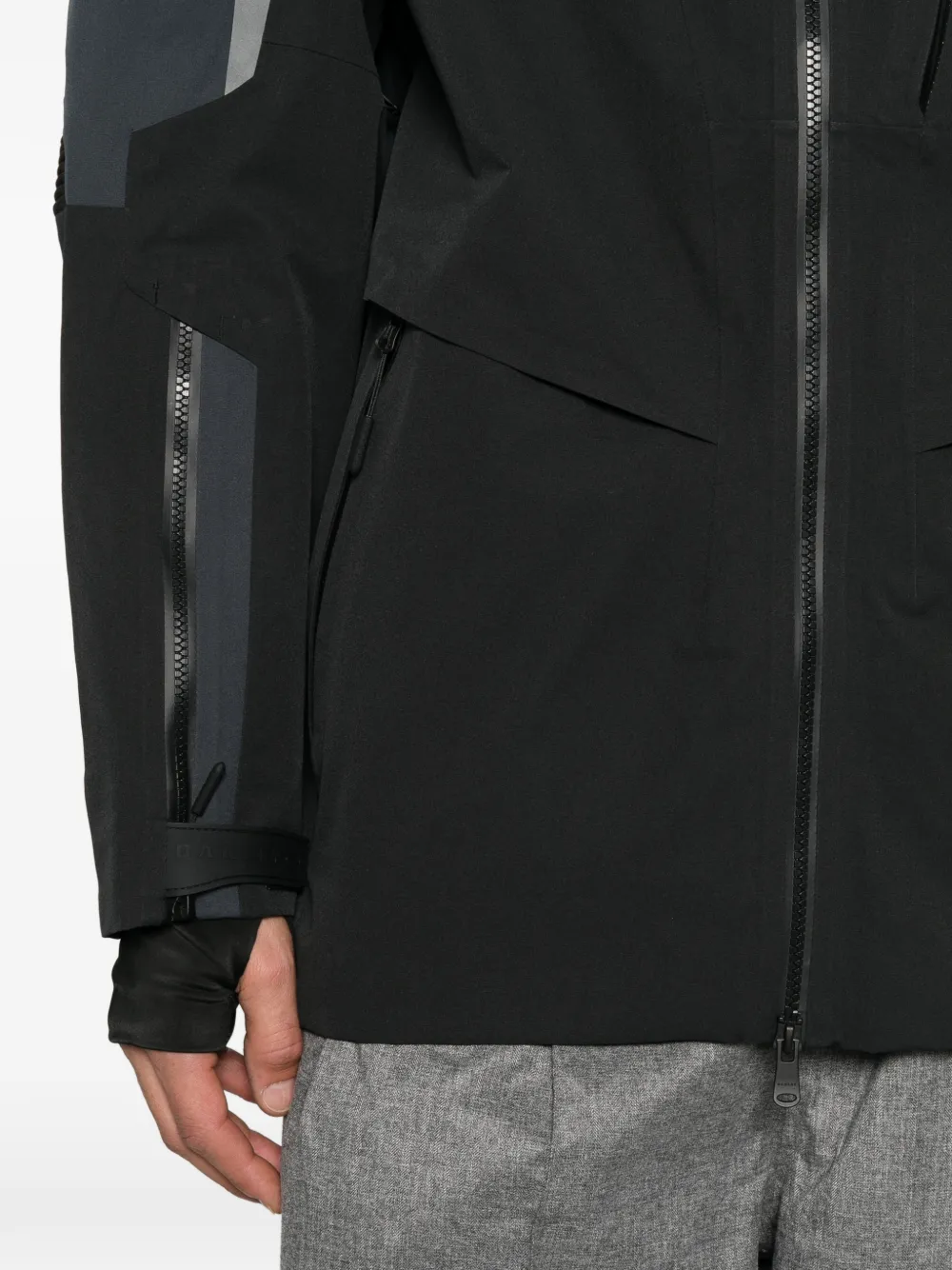Oakley Clutch hooded panelled jacket Zwart