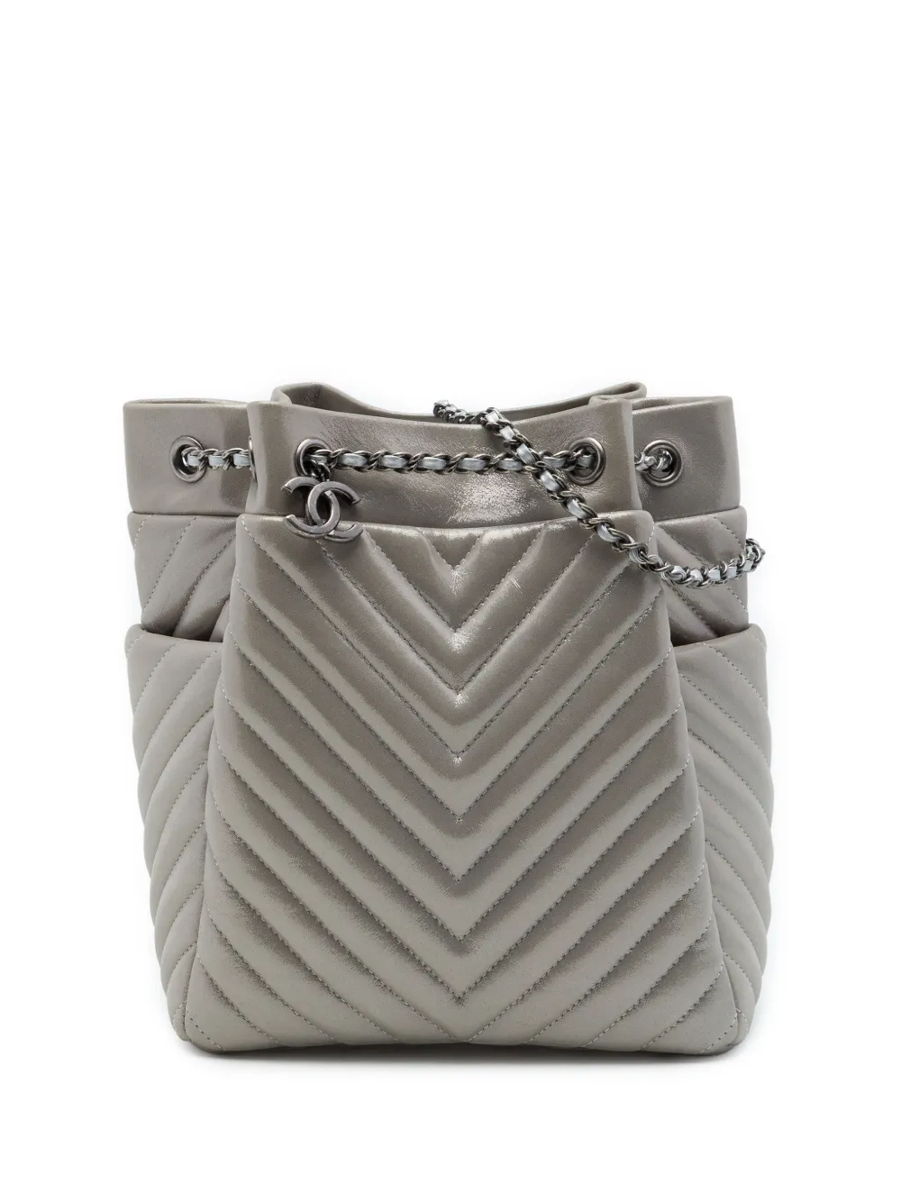 CHANEL Pre-Owned 2016-2017 Small Chevron Iridescent Calfskin Urban Spirit bucket bag - Silber