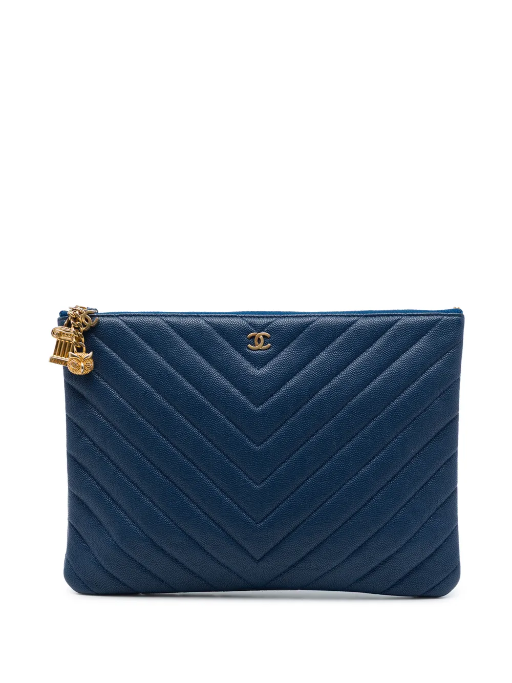 CHANEL Pre-Owned 2018 Medium Chevron Caviar Ancient Greek Charms O Case clutch bag - Blau