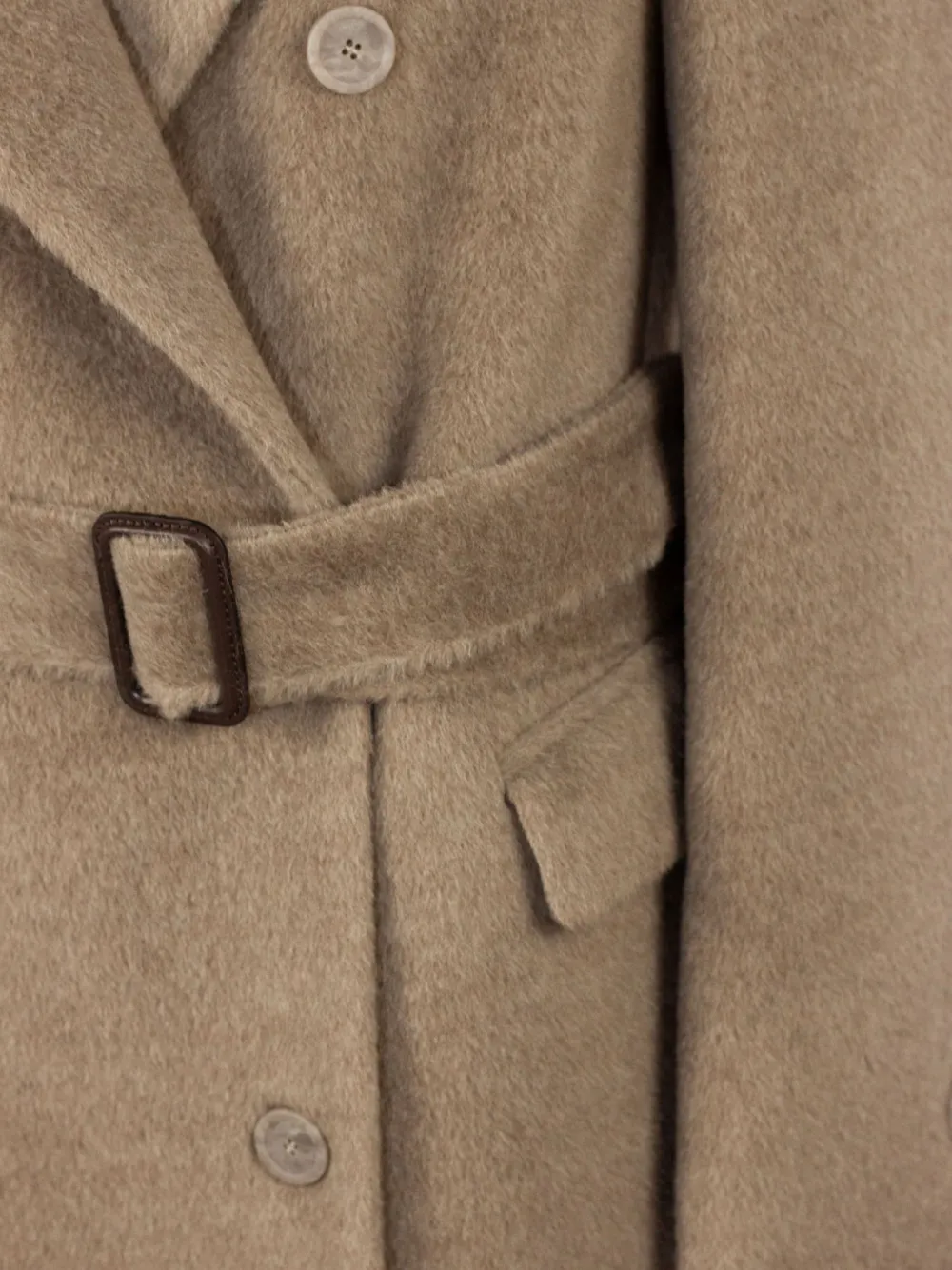 Tagliatore Jas met ceintuur en dubbele rij knopen Beige