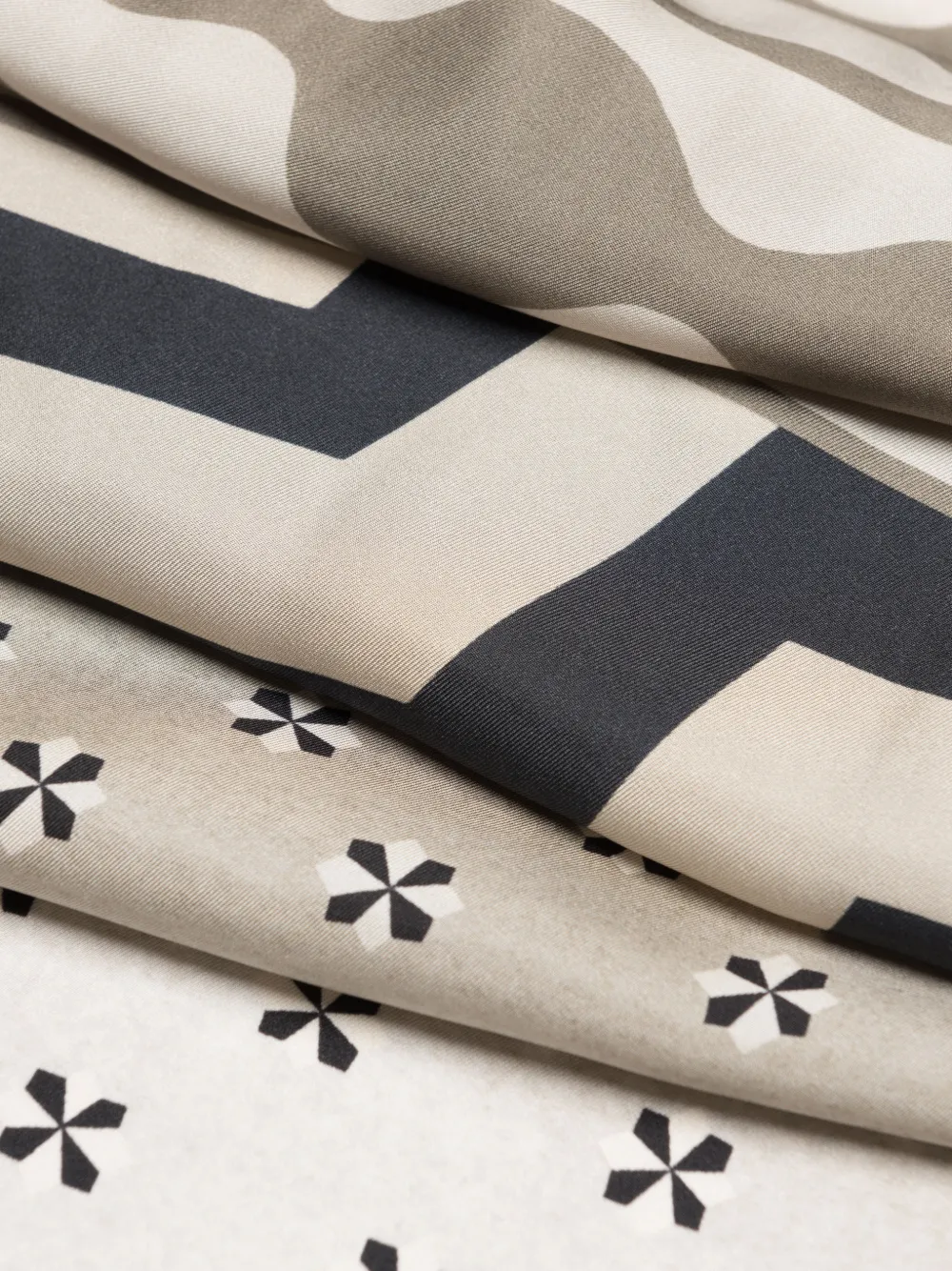 Elizabetta Atri zijden sjaal Beige