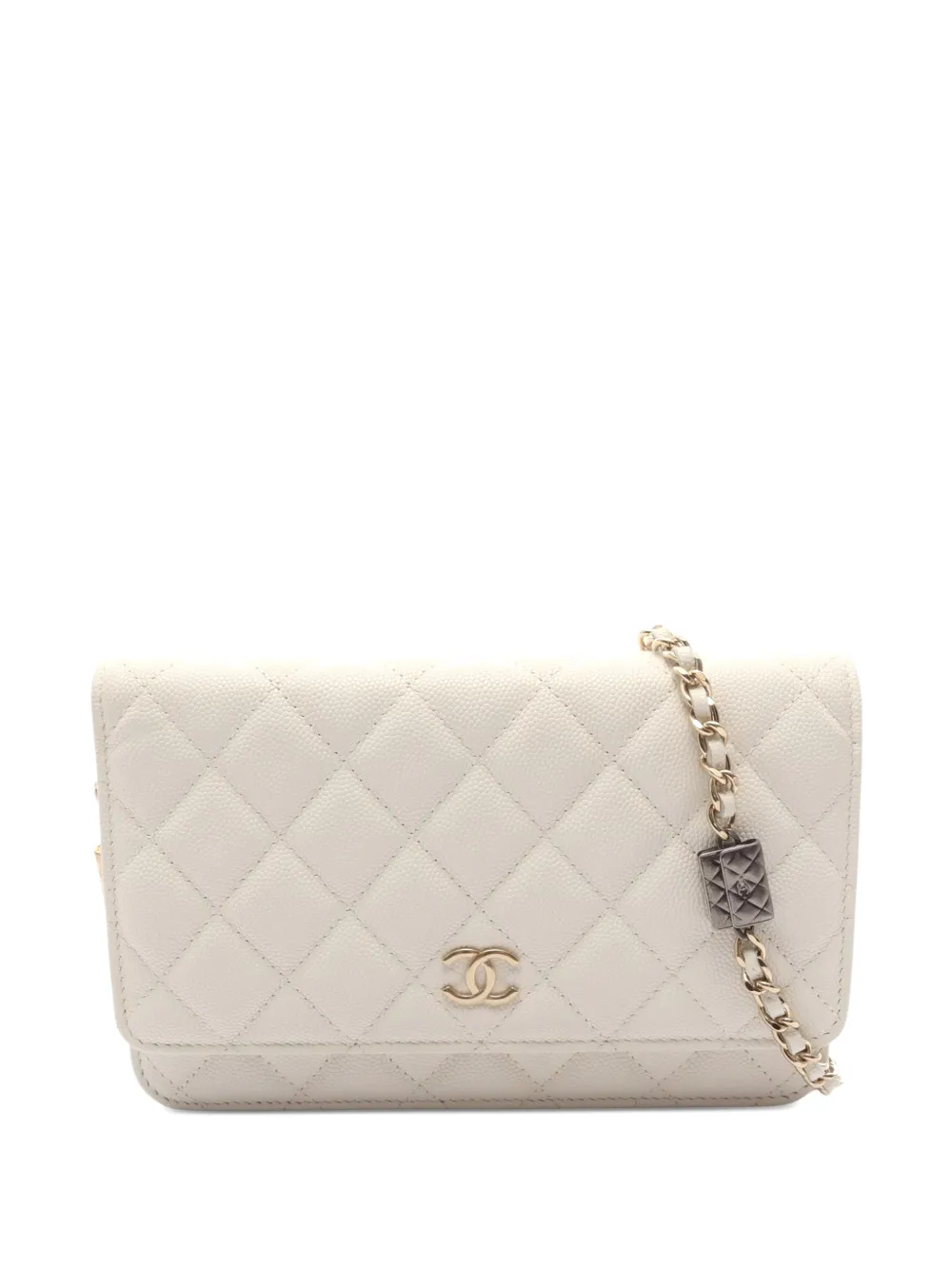 CHANEL Pre-Owned 2021 diamond-quilted shoulder bag - Weiß