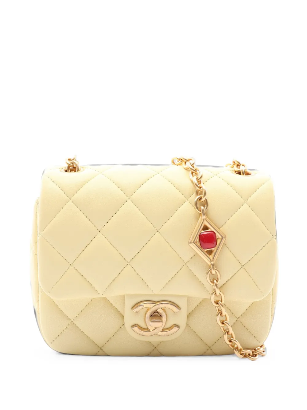 CHANEL Pre-Owned 2021 diamond-quilted mini bag - Giallo