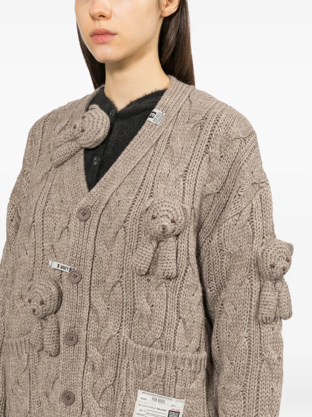 Maison MIHARA YASUHIRO Pink House x bear motif cardigan Beige