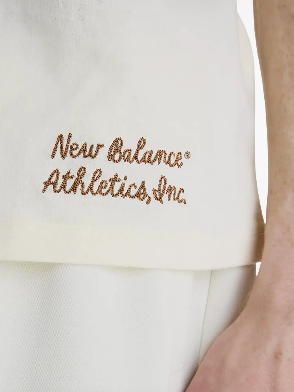 New Balance Legacy sport T-shirt met grafische print Beige