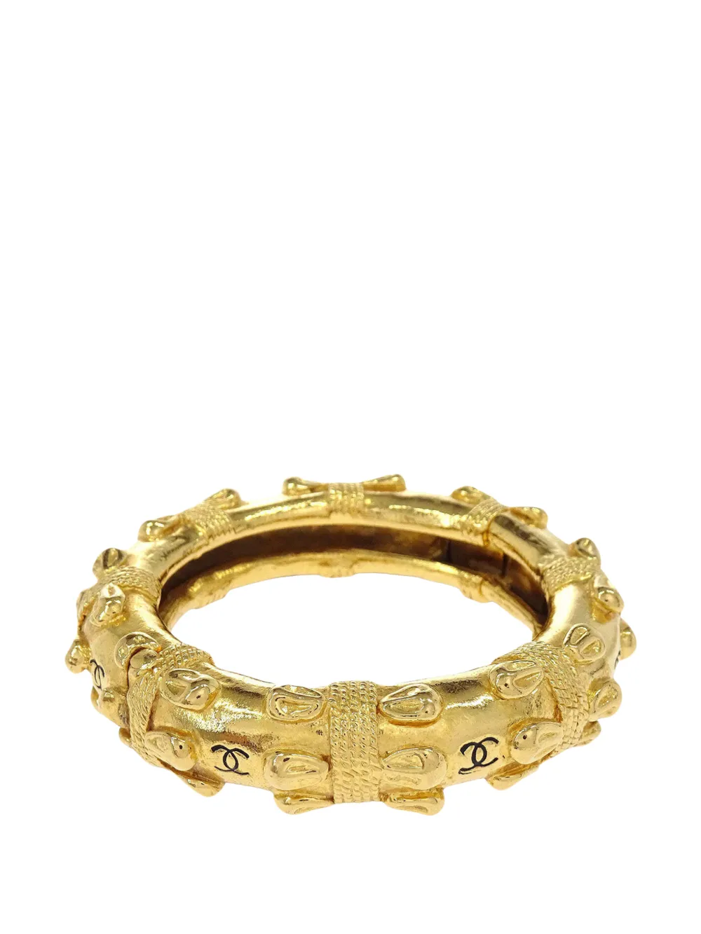 CHANEL Pre-Owned embossed CC bangle bracelet - Gold