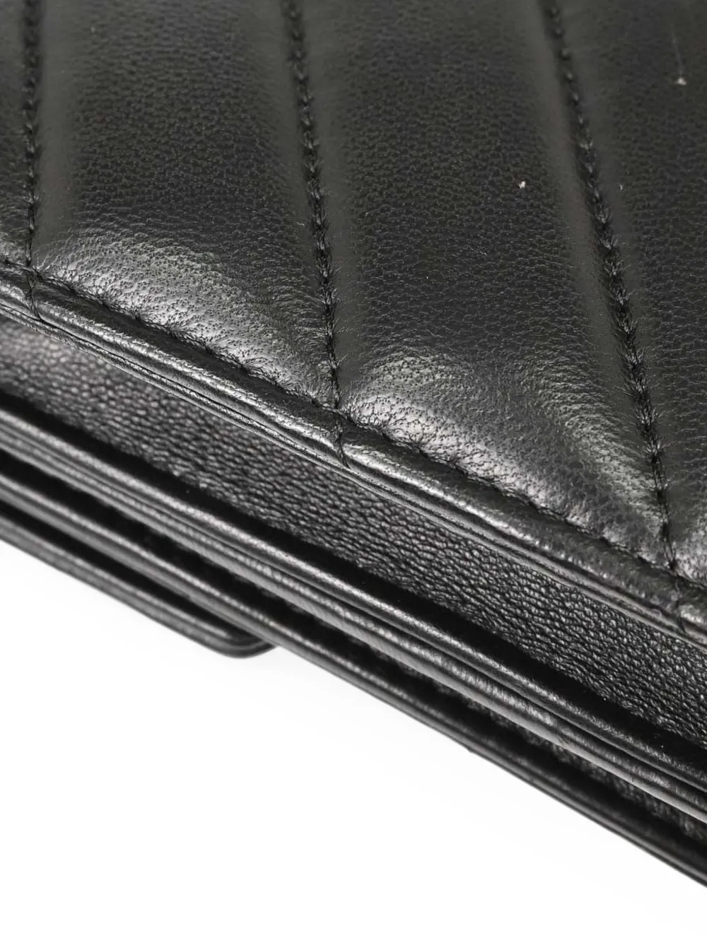 CHANEL Pre-Owned 2018-2019 Chevron CC button shoulder bag - Nero