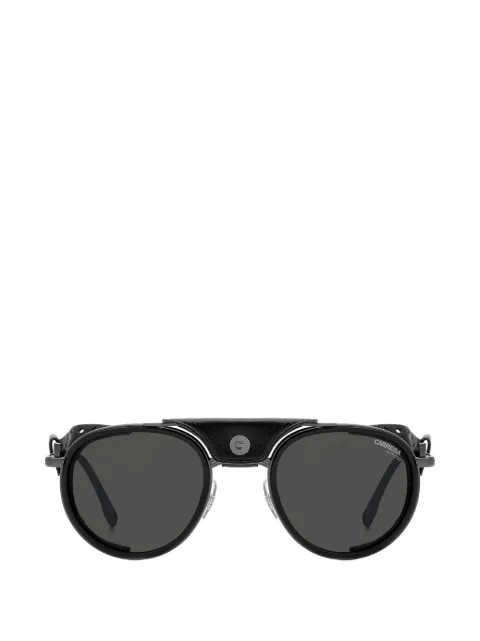 Carrera lentes de sol con armazón estilo piloto