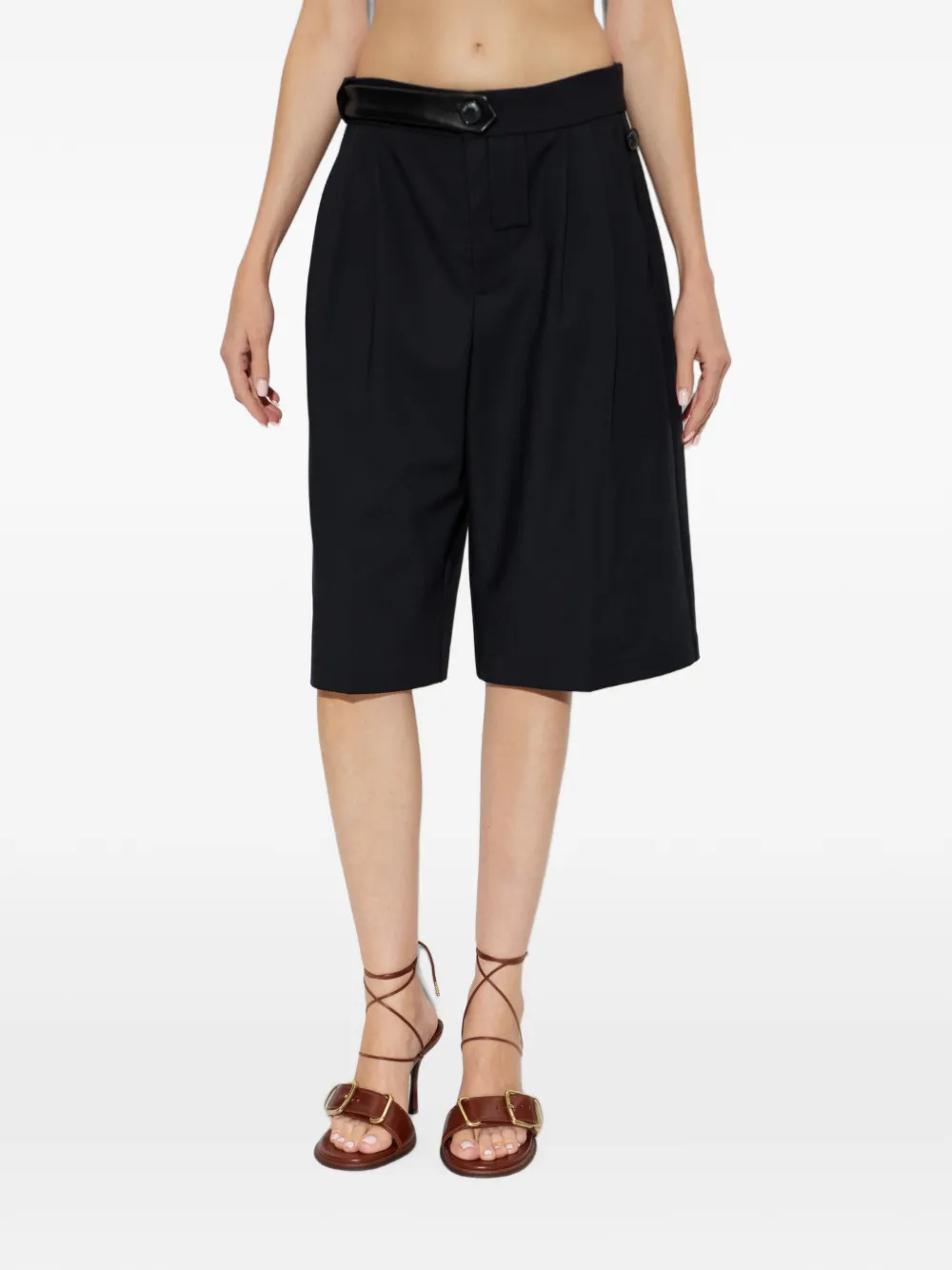 The Mannei Getailleerde shorts tot de knie met plooien Zwart