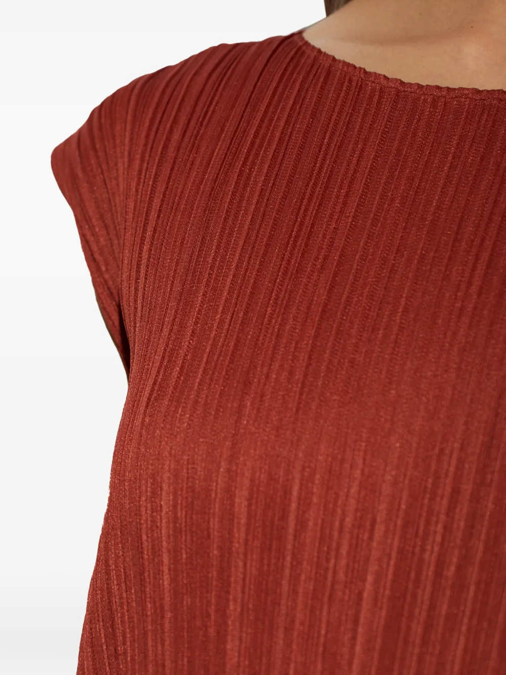 Pleats Please Issey Miyake Monthly Colors September geplooide mouwloze midi-jurk Bruin