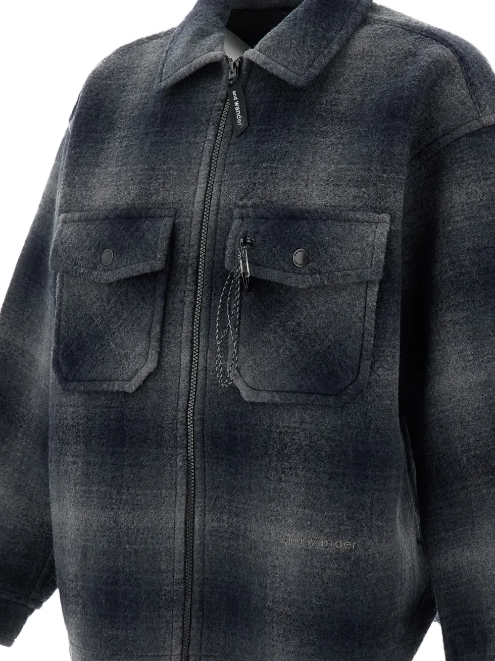 and Wander plaid-pattern zip-up jacket Grijs