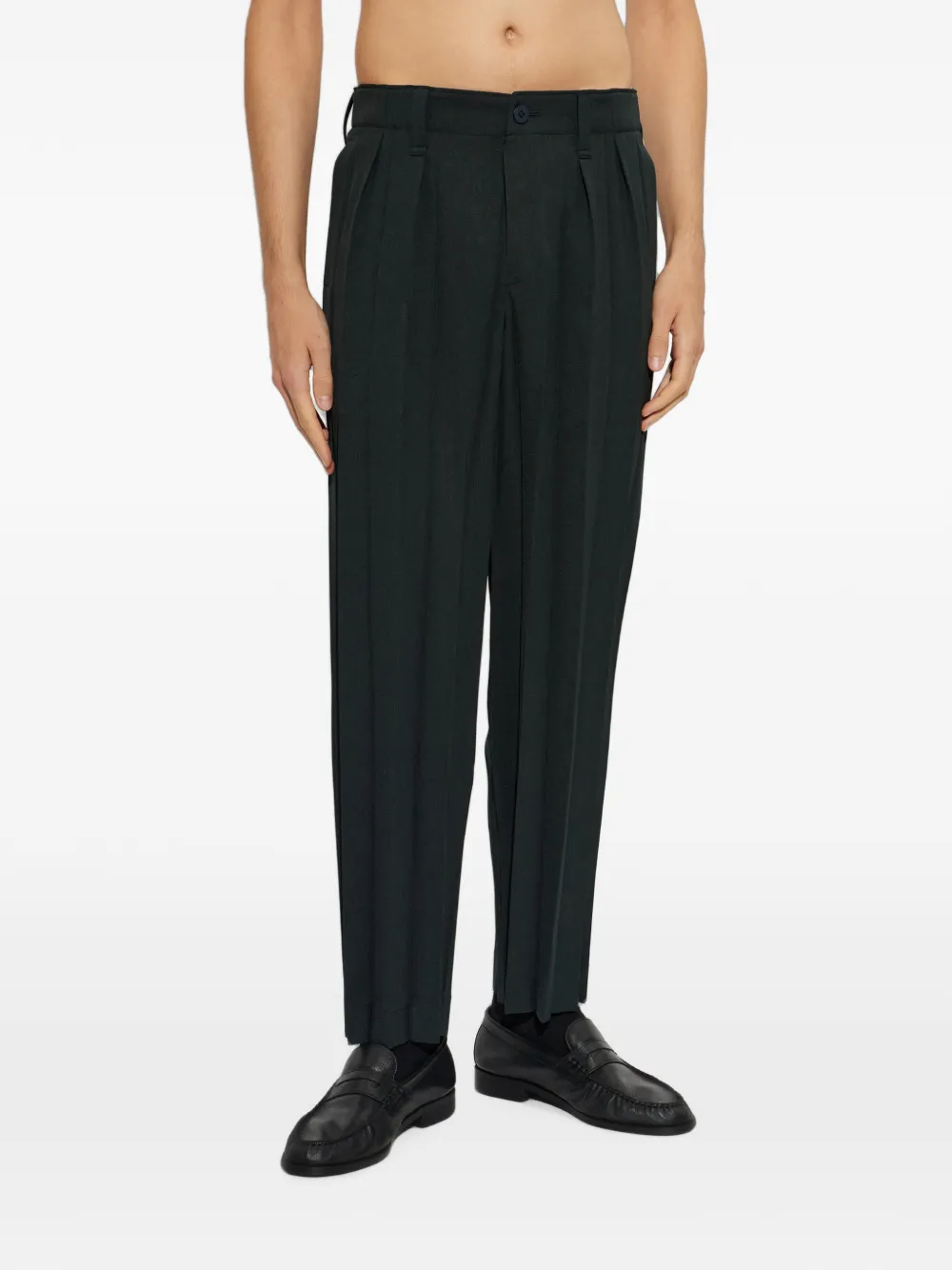 Homme Plissé Issey Miyake Edge Ensemble pleated tapered trousers Groen