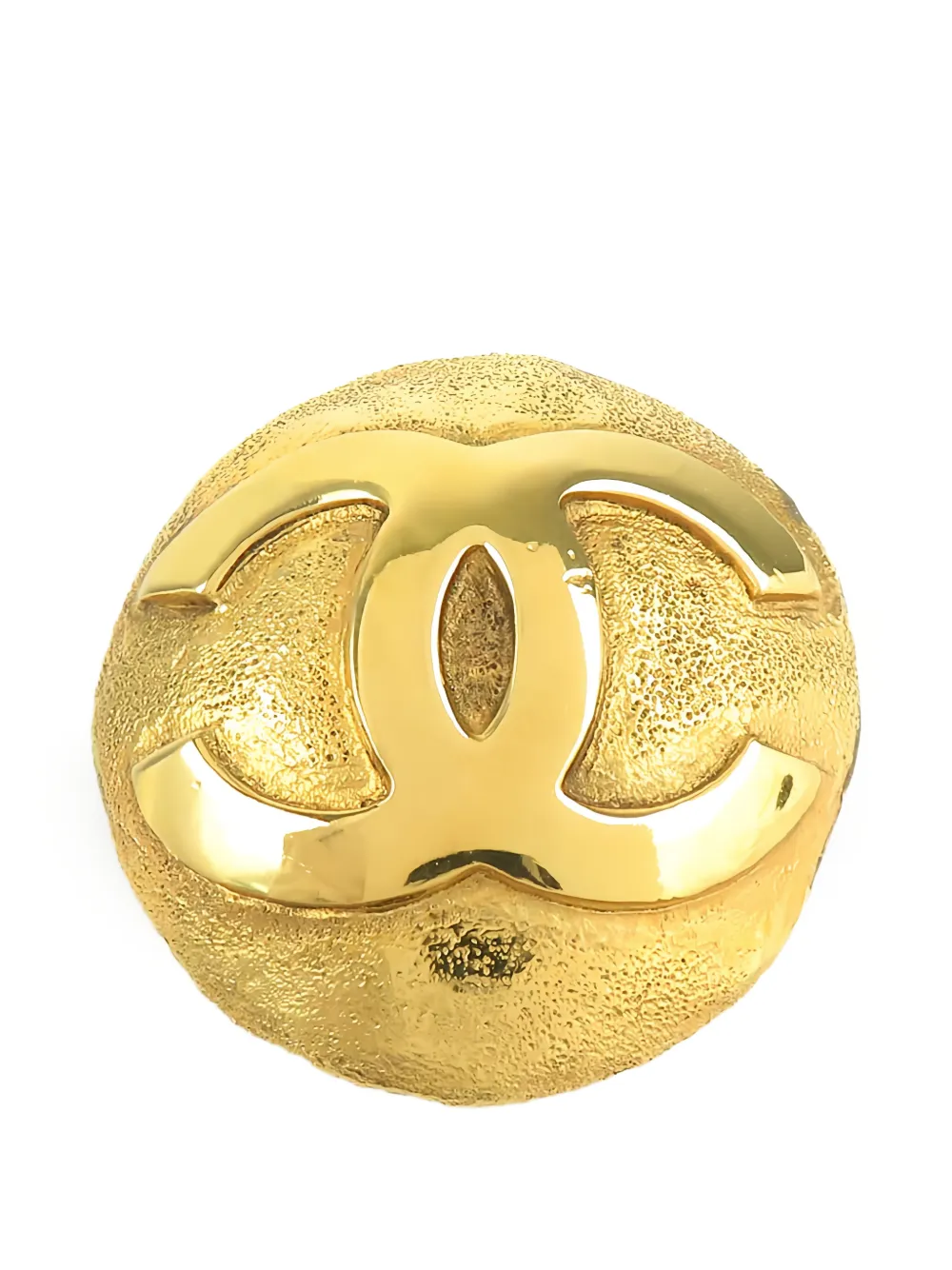 CHANEL Pre-Owned 1980-1990 CC Gold Plated Round Brooch costume brooch