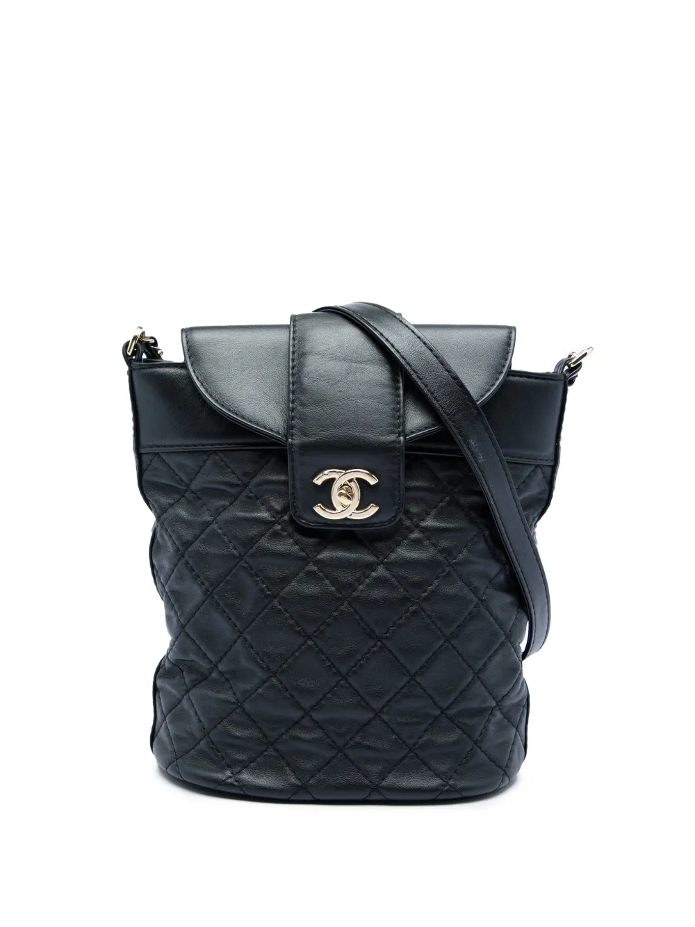 CHANEL Pre-Owned 2018-2019 CC Quilted Lambskin Chain bucket bag - Nero