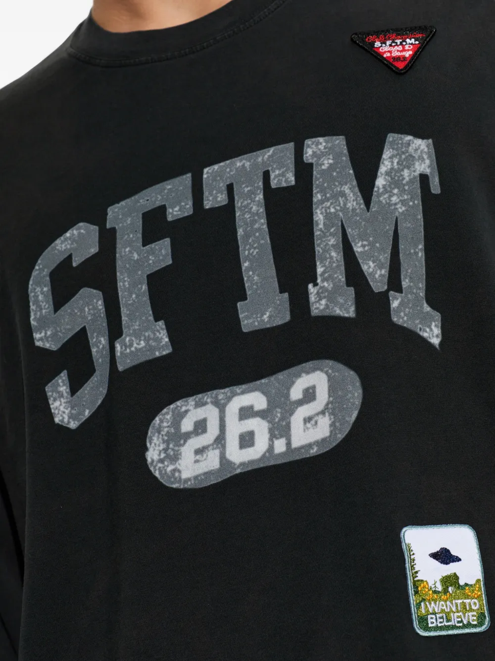 Song For The Mute T-shirt met patch Zwart