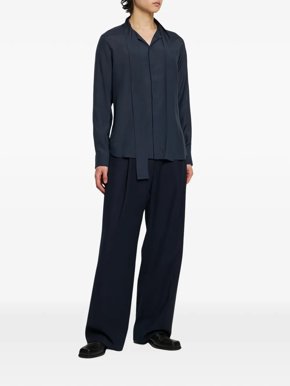 Valentino Garavani scarf-detail silk shirt - Blu