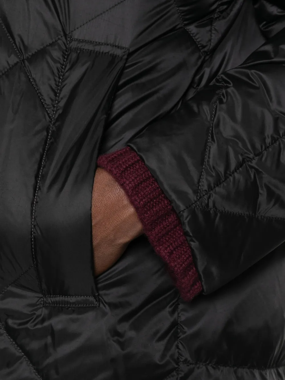 Max Mara quilted hooded jacket Zwart