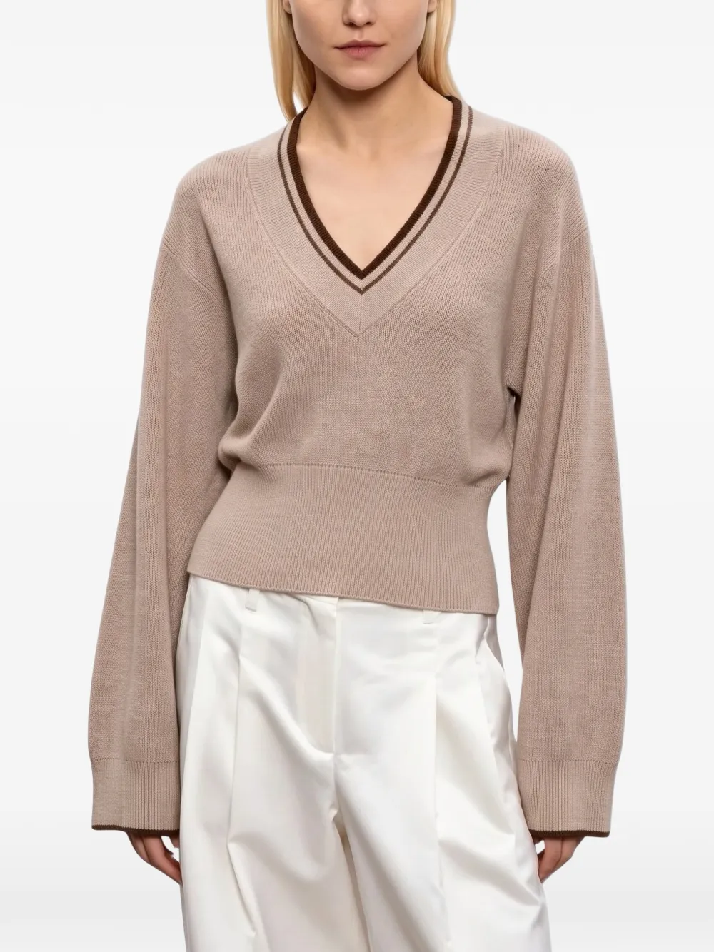 Brunello Cucinelli Trui met V-hals en gestreepte afwerking Beige