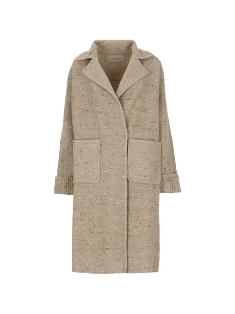 D.Exterior sequin-embellished flecked coat