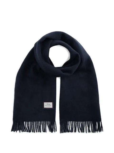 Tommy Hilfiger logo-patch fringed scarf