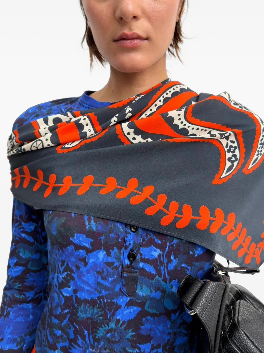Rodebjer Four Swallow silk scarf Grijs