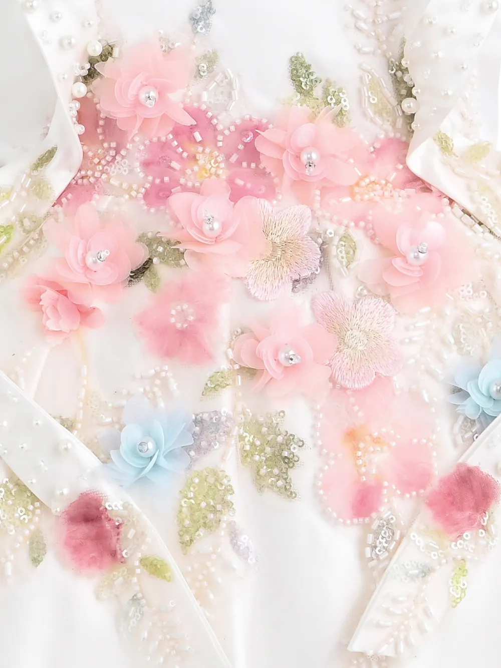Tulleen Elarose jurk met pofmouwen en verfraaid met bloemen Wit