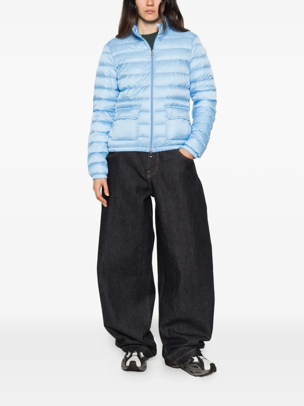 Moncler quilted logo-patch jacket Blauw