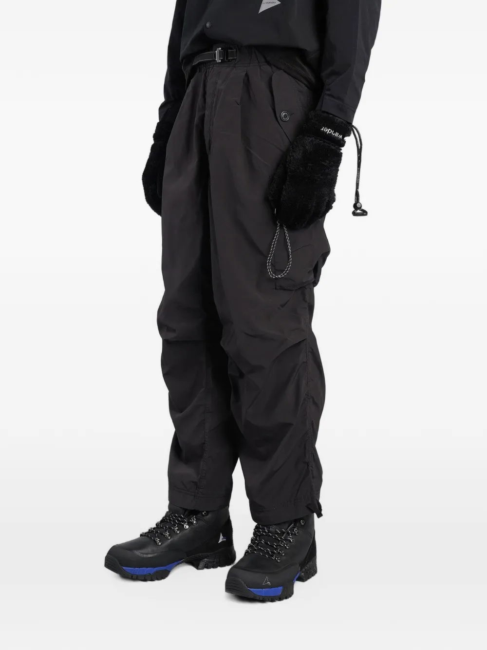 and Wander logo-embroidered cargo straight-leg trousers Zwart