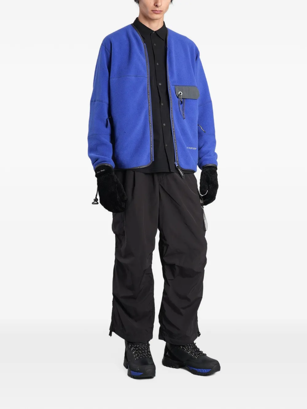and Wander logo-embroidered cargo straight-leg trousers Zwart