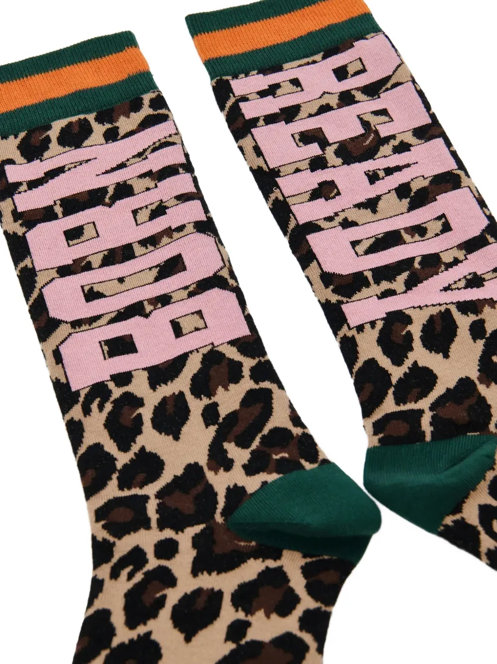 Essentiel Antwerp Keast intarsiagebreide sokken met luipaard-print Beige