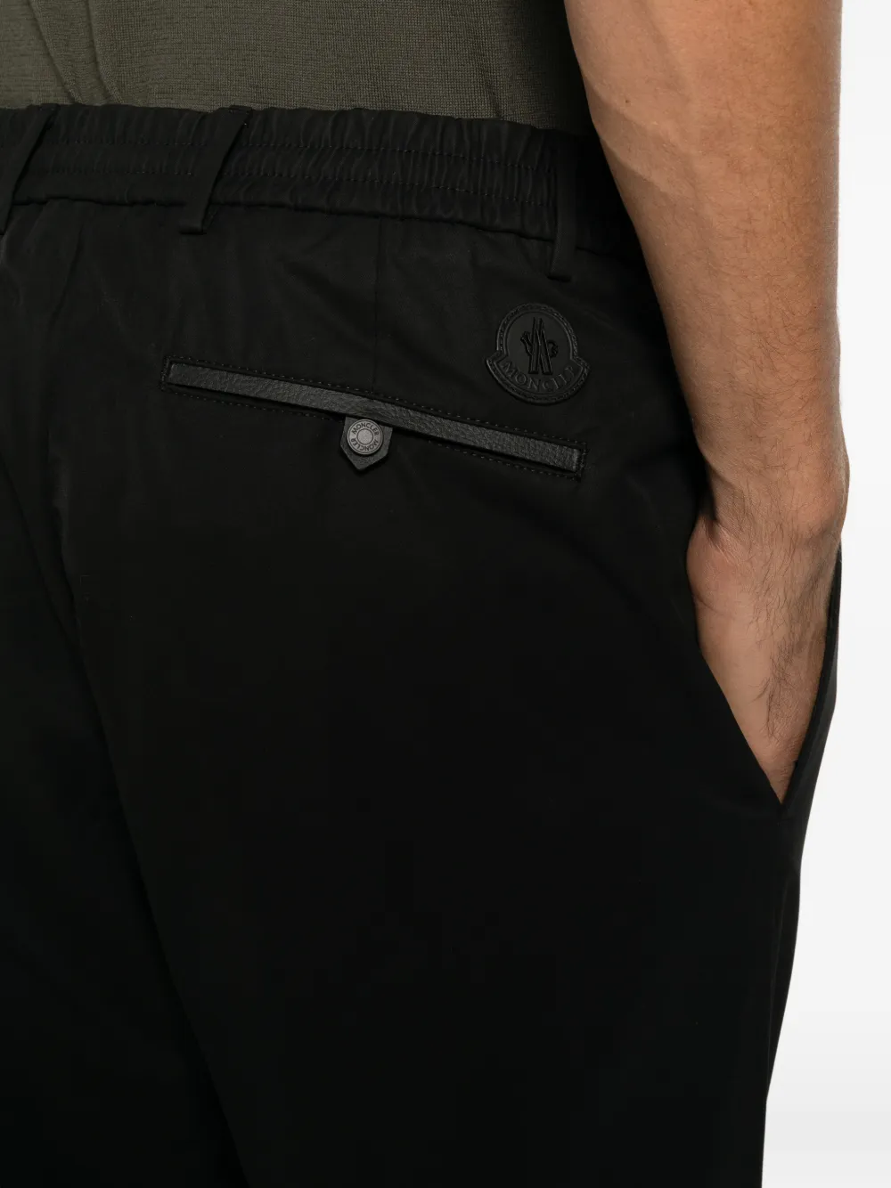 Moncler logo-patch straight-leg trousers Zwart