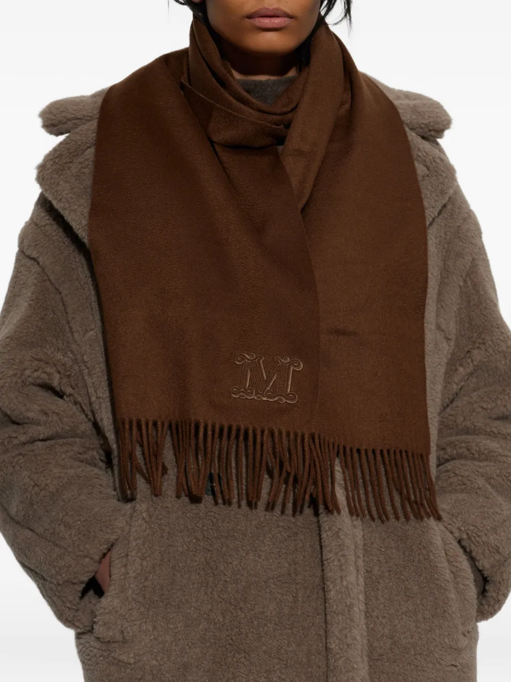 Max Mara Kasjmier stola met geborduurd monogram Bruin
