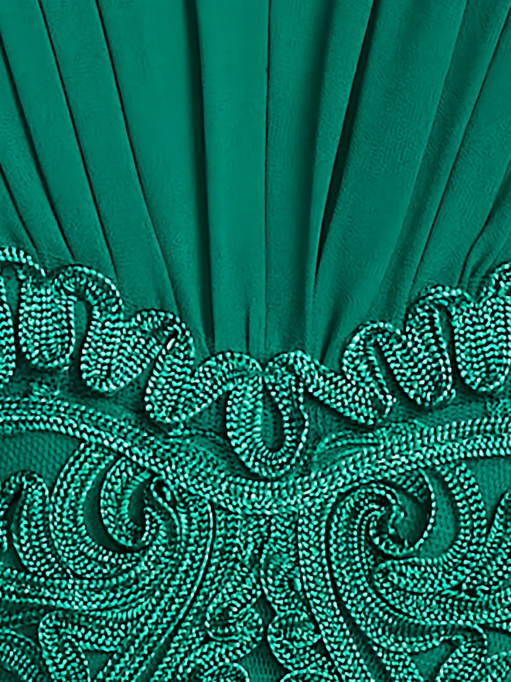 Tadashi Shoji Indira embroidered pleated gown Groen