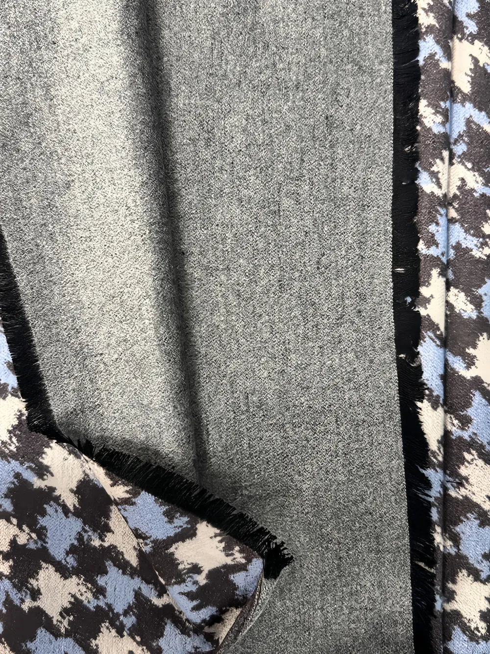 Kiton houndstooth-pattern frayed-edge scarf Blauw