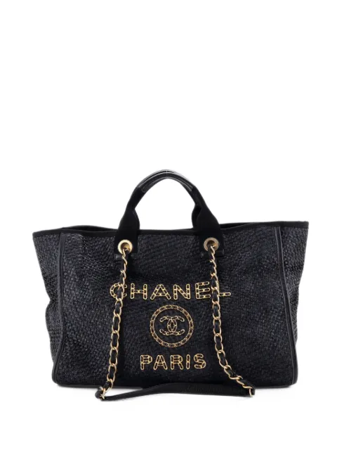 CHANEL Pre-Owned tote Deauville mediana de paja con detalle de cadena
