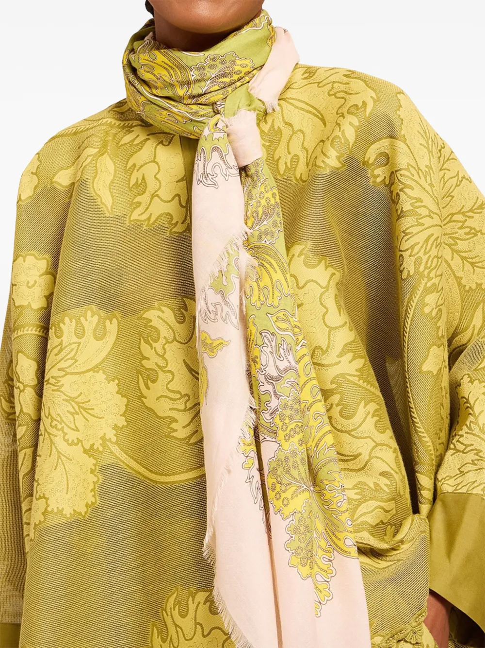 La DoubleJ floral-print fringed scarf Roze