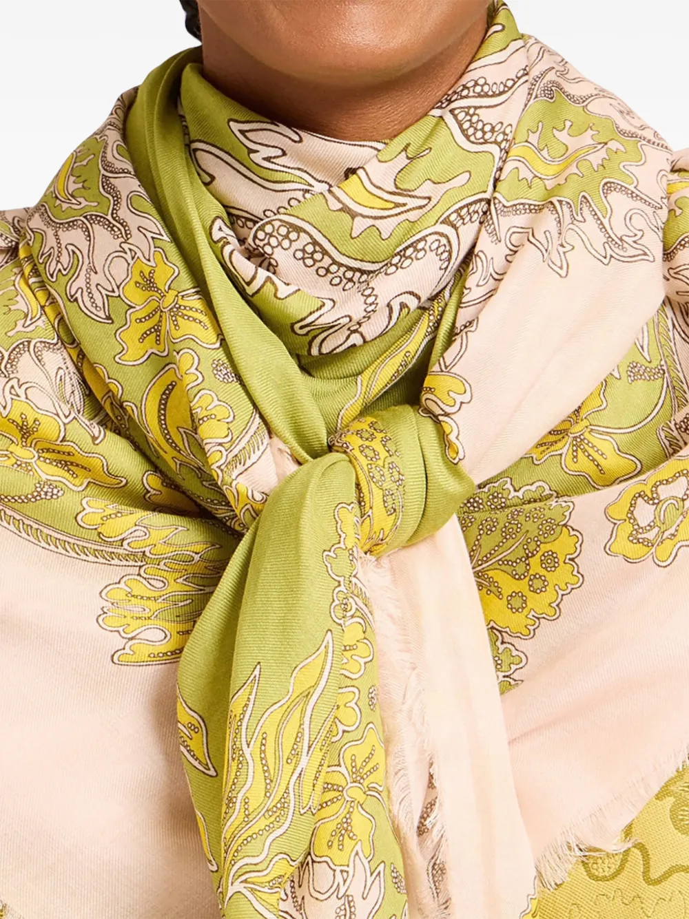 La DoubleJ floral-print fringed scarf Roze