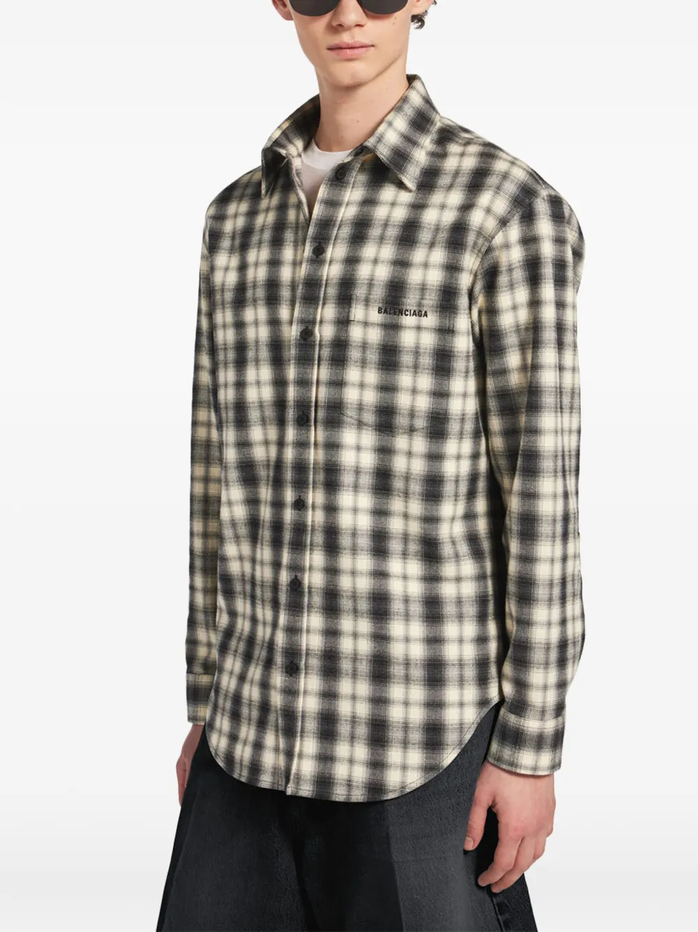 Balenciaga regular-fit shirt in white black Beige