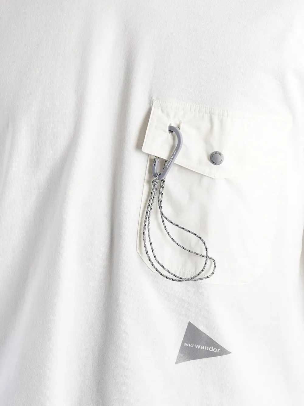 and Wander carabiner-detail long-sleeve T-shirt Wit